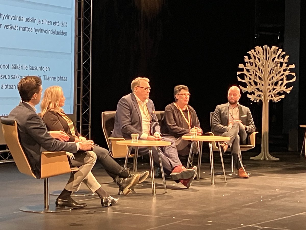 aija_tuimala's tweet image. #kunta #hyvinvointialue johtaminen vaatii johdon keskinäistä luottamusta. #HVA uudistus on muuttanut poliittisen päätöksenteon malleja ja johtamisrooleja. ⁦@KLepola⁩ ⁦@riittar⁩ ⁦@NaukkarinenOlli⁩ ⁦@tuomas_lohi⁩ #kttyönantajapäivät ⁦@kuntatyonantaja⁩