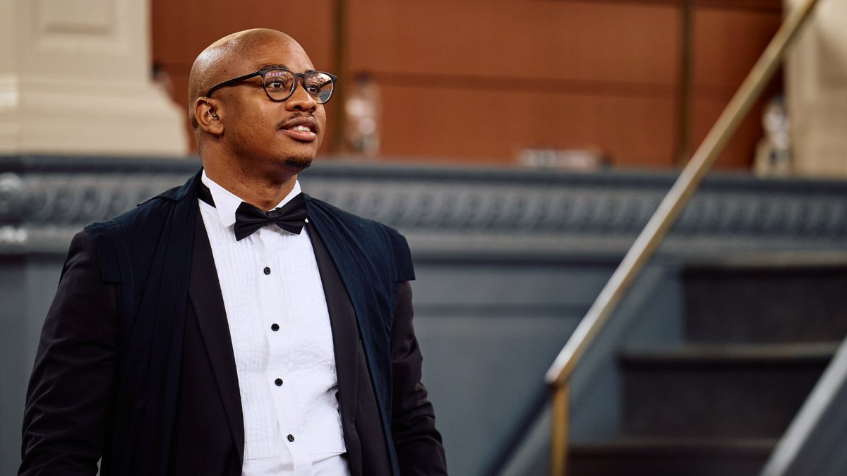 OxfordSBS's tweet photo. 'Our flaws at times can feel overwhelmingly disempowering, but reality is that once we embrace them, they are a unique piece of the puzzle that completes who we are.'

Msizi Masikane on disability advice and support that transformed his MBA experience.
https://t.co/f64MMBUyQM https://t.co/EUzeR9sWRF