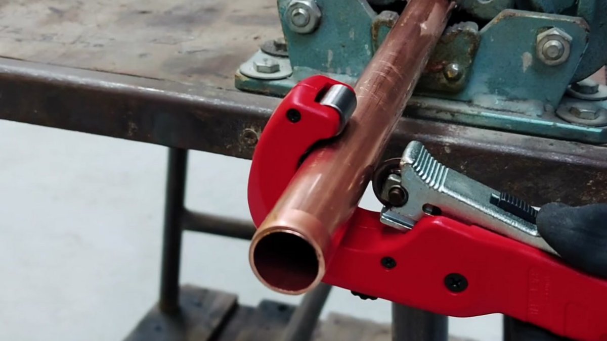 knipex_uk's tweet photo. Get ready to elevate your piping game with KNIPEX.
Whether you need to effortlessly slice through plastic pipes or tackle metal pipes with precision we have engineered the perfect tool to simplify your workload.
Learn more- https://t.co/VOgg9UkYce
#pipecutter #knipex https://t.co/L2v1mi2sCp
