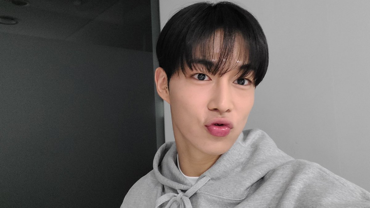 SF9official's tweet photo. 헤더 https://t.co/ifBcAekbyy