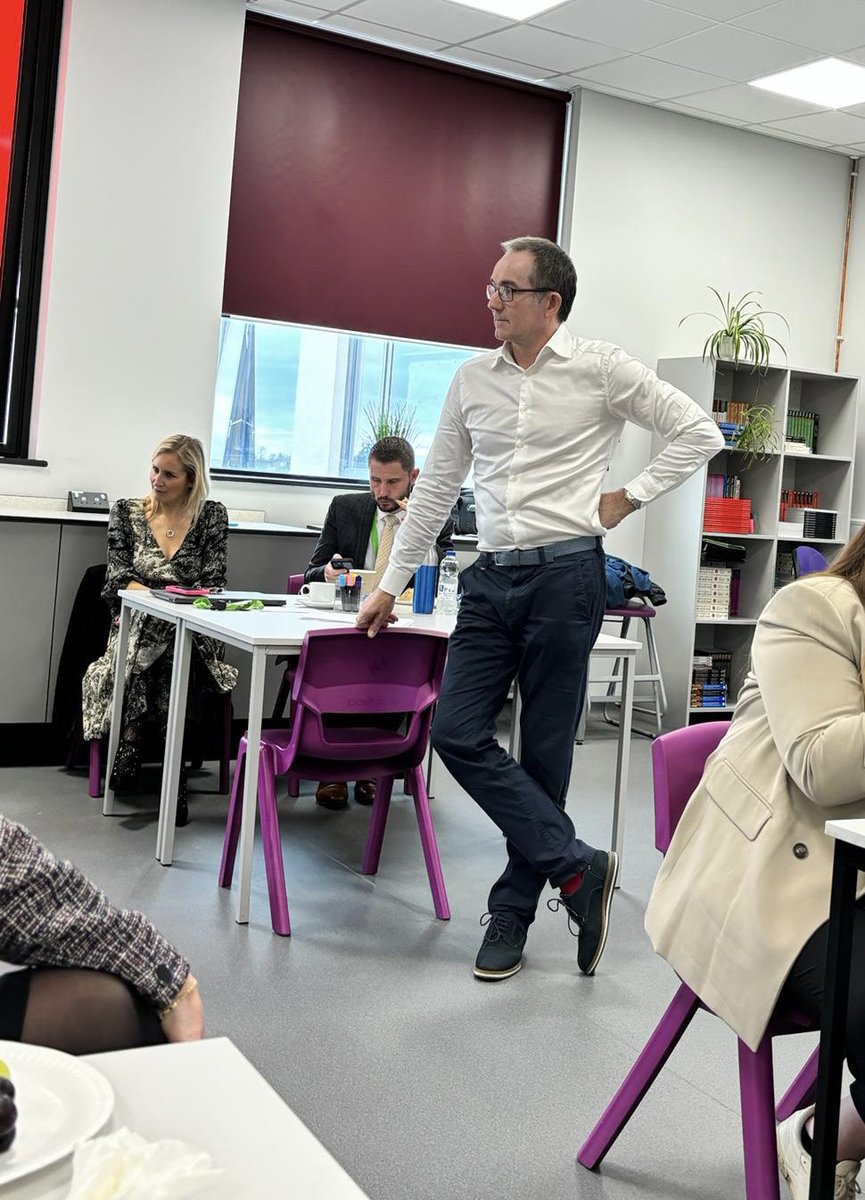 BedsSchTrust's tweet photo. The second in our series of @BEST_Edu_and_SI Talking Heads seminars took place yesterday.
 
Thanks to @SteveHeadSpeaks for spending the afternoon inspiring our senior leaders about the small things that will make the biggest difference.
 
📷 by @BESTcraigsmith and @BESTEducation5 https://t.co/fNKRtwFqD7
