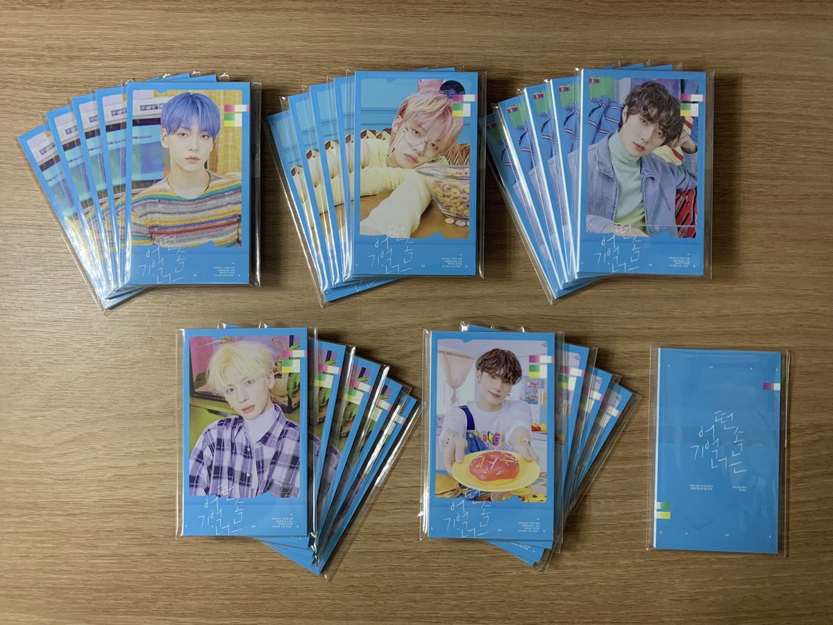WITHTXTMOA's tweet photo. <투바투 2배 비공굿 판매계 중복 랜박 판매 양도 txt poca random box> 

가격>9.1 / 원가>20.1(+덤 1.0)

일반택배>0.5(반택은 박스길이 초과 ❌)

양식>‘판매글캡쳐/이름/전번/주소’

▶️입금은 즉입만(계좌 전송 후 10분내)
▶️양식 제출 제외 답장 ❌(디엠•옵챗)
(Ex>안녕하세요 구매 가능한가요?) https://t.co/z5HL4plQ5t