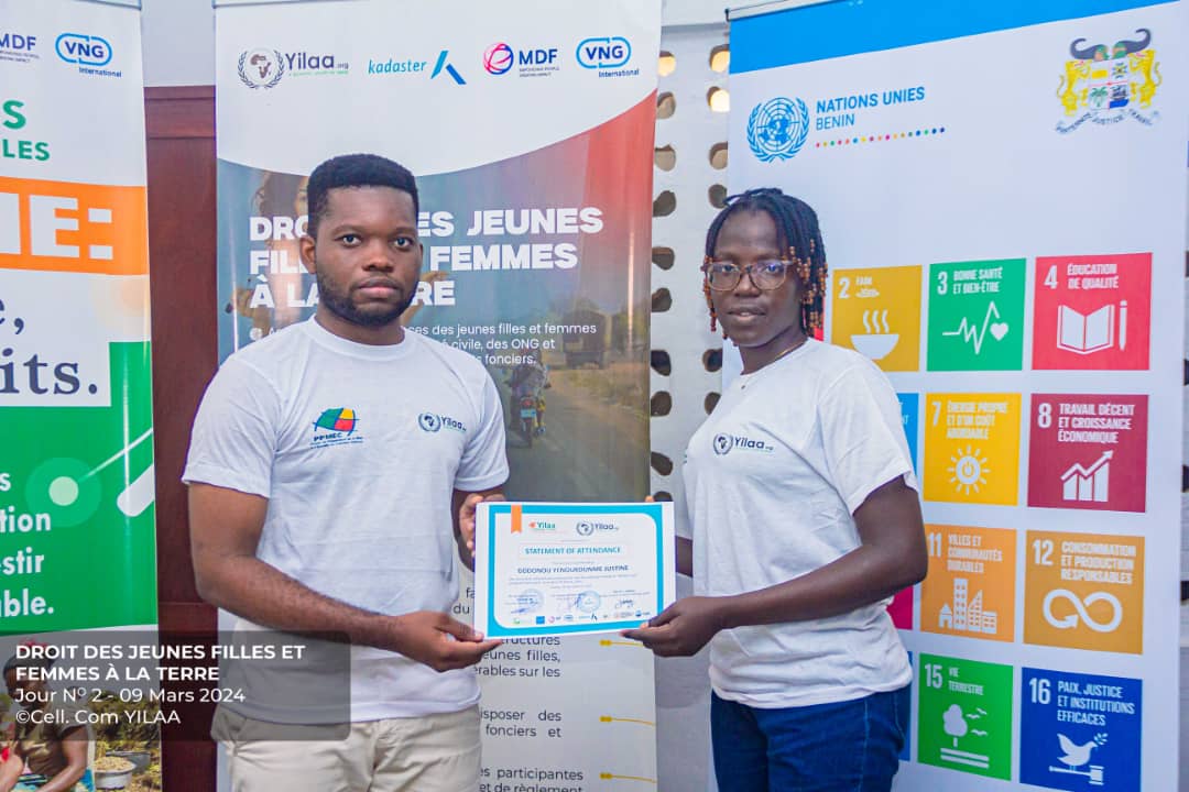 Les Amazones de l'OJECC-Bénin,    ont eu l'opportunité de participer à deux formations enrichissantes: "l'atelier de formation sur la valorisation du droit foncier des jeunes filles" et "Les Amazones de l'eau" 
Consultez notre page Facebook:  lien en commentaire 👇🏾