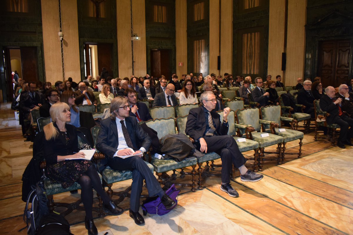 14/3. "La separazione dei poteri nello stato contemporaneo": in Aula magna del Rettorato il convegno in ricordo di Giovanni Grottanelli de’ Santi aperto dal Rettore dell'#Università di #Siena #RobertoDiPietra.
👉 facebook.com/media/set/?van…