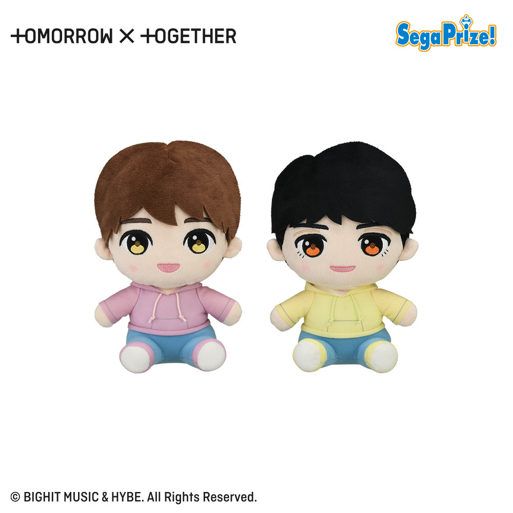 seganewsnavi's tweet photo. 「TOMORROW X TOGETHER」がUFOキャッチャーでゲットできる景品 #セガプライズ として登場中！
明日15日より「トートバッグ」と「ちょこんとおすわり Mぬいぐるみ」が順次登場✨

詳細はこちら
https://t.co/UuncAaNhxq
※製品の導入時期や運営・在庫状況は各店舗で異なります

#TOMORROW_X_TOGETHER https://t.co/3y6OgEJFrH
