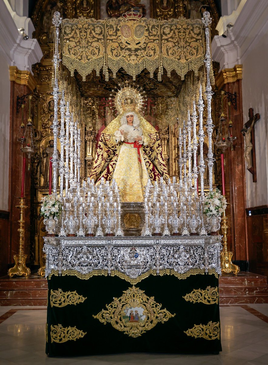 EspDeTriana's tweet photo. #ACTUALIDAD | Nuestra Señora de la #Esperanza, entronizada en su paso de palio para una nueva Madrugada del Viernes Santo 

➡️ https://t.co/jfpOLc6Swz

#EsperanzaDeTriana
#EsperanzaDeTriana24 https://t.co/4cr8A8ew3B