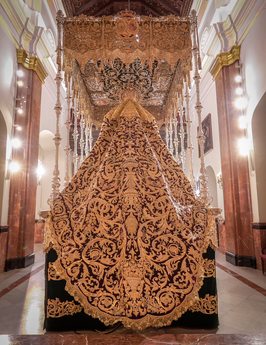 EspDeTriana's tweet photo. #ACTUALIDAD | Nuestra Señora de la #Esperanza, entronizada en su paso de palio para una nueva Madrugada del Viernes Santo 

➡️ https://t.co/jfpOLc6Swz

#EsperanzaDeTriana
#EsperanzaDeTriana24 https://t.co/4cr8A8ew3B