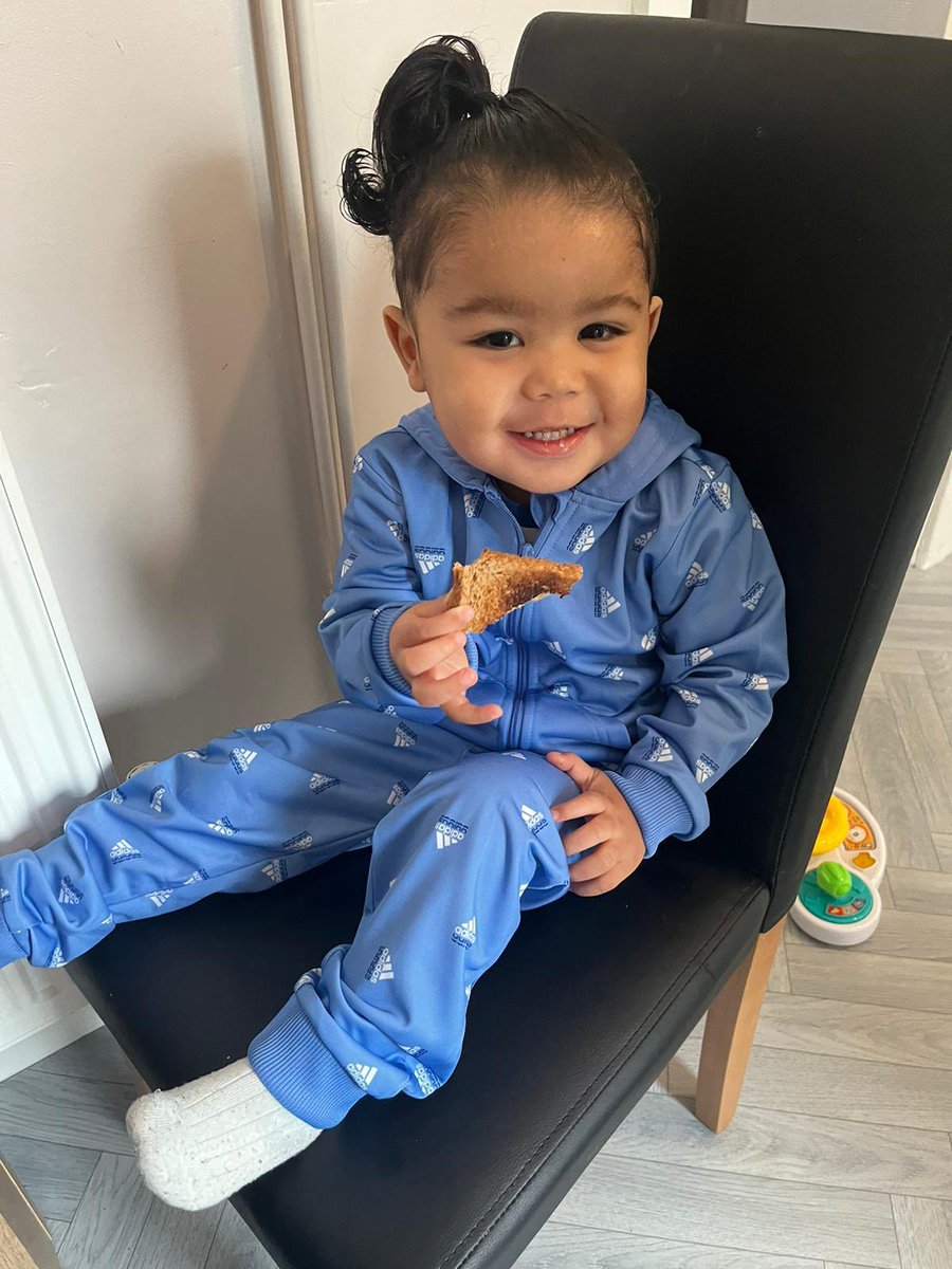 tamaraasinclair's tweet photo. My ☀️ #adidas @JDSports https://t.co/qH3oLWMw4t