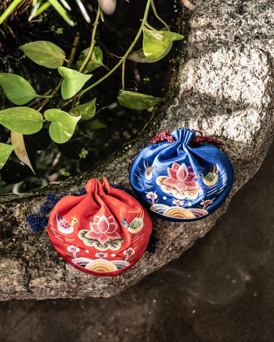 사랑하는 이에게 마음을 전하는 날, 화이트데이
조선시대에는는 경칩(3월 5일)날에 가을부터 아껴 두었던 은행 열매를 나눠먹으며 사랑을 확인했다고 합니다. 은행나무가 ‘순결한 사랑’의 상징으로 여겨졌기 때문입니다.
사랑하는 이를 위한 소중한 마음은 시대를 가리지 않는 것 같습니다.
©APC