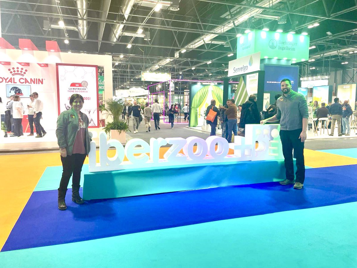 k9malaga's tweet photo. 🐾 ¡#K9Malaga en @IFEMA!

Y asistimos a la charla del Director General de Derechos de los Animales, José Ramón Becerra, del Ministerio de Derechos Sociales, Consumo y Agenda 2030.

@IberzooPropet 🐶

🔴⚫️🟡 #Ifema #Adiestramiento #LoveDogs https://t.co/nfOCEFhzrz