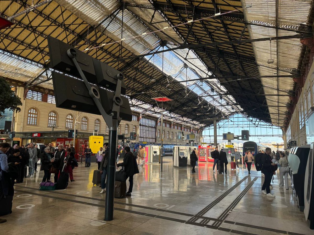 Christophe Fanichet (@cfanichet) on Twitter photo En visite hier dans <a href="/MaRegionSud/">Région Sud</a> à la rencontre des équipes <a href="/SNCFVoyageurs/">SNCF Voyageurs</a> #TER et #TGV qui se préparent pour les Jeux #Paris2024. Merci pour votre engagement ! Anticipation et service au client seront au rendez-vous. Je confirme : nous serons prêts ! En visite hier dans <a href="/MaRegionSud/">Région Sud</a> à la rencontre des équipes <a href="/SNCFVoyageurs/">SNCF Voyageurs</a> #TER et #TGV qui se préparent pour les Jeux #Paris2024. Merci pour votre engagement ! Anticipation et service au client seront au rendez-vous. Je confirme : nous serons prêts !