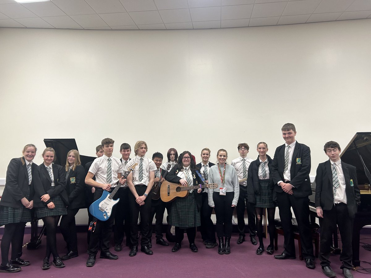 harrowway's tweet photo. On Tuesday, Year 10 Music students visited @qmcollege  in Basingstoke to experience recording a song in a professional recording studio. The students spent the day in the Music department recording and attending a mixture of lectures and workshops on Performance Skills. https://t.co/GqL8BRQIK9