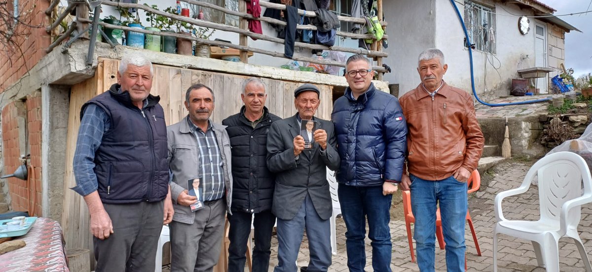 Ibrahimbukechp's tweet photo. Sıkmadık el bırakmayana kadar, köy köy , mahalle mahalle gezmeye devam edeceğiz. Birleşe birleşe büyüyeceğiz. #gördes #chp #gördeschp #manisa #manisachp #chpgençlik #birliktengördesdoğar #ilksenözalper #ferdizeyrek #özgürözel https://t.co/5tJkdmfivK