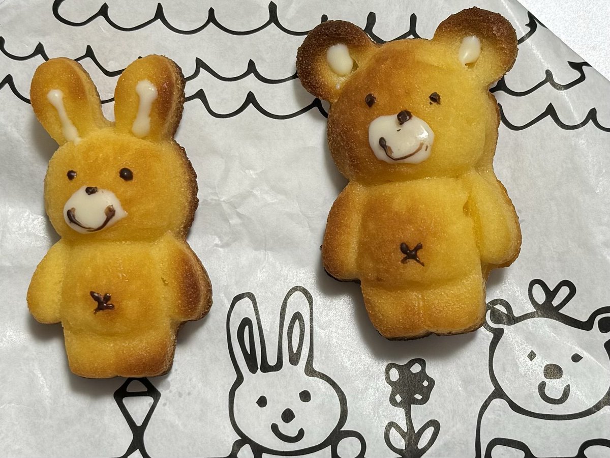 7716_togarashi's tweet photo. 可愛いマドレーヌ。あるようです他では見ない立体感。顔も姿形もかわいいです。
#Dessertlab さん。#錦糸町 https://t.co/ZyYlwiGdNS
