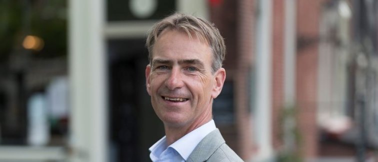 AmsterdamMovementSciences (@amsmovement) on Twitter photo We are delighted to announce that Professor dr. Hans Tol has been appointed as director of Amsterdam Movement Sciences! He is a #sports medicine physician at Amsterdam UMC and Ajax. More information:
shorturl.at/yzJK2
<a href="/VUamsterdam/">Vrije Universiteit Amsterdam (inactief)</a>
@fgb
<a href="/amsterdamumc/">Amsterdam UMC</a>
#Movement We are delighted to announce that Professor dr. Hans Tol has been appointed as director of Amsterdam Movement Sciences! He is a #sports medicine physician at Amsterdam UMC and Ajax. More information:
shorturl.at/yzJK2
<a href="/VUamsterdam/">Vrije Universiteit Amsterdam (inactief)</a>
@fgb
<a href="/amsterdamumc/">Amsterdam UMC</a>
#Movement