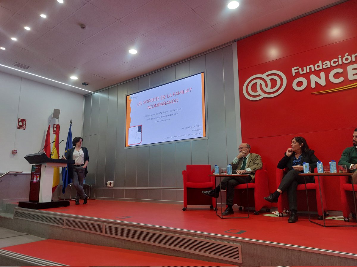#XXXIJornadasFERMAD
Comenzamos la mesa con la intervención de Rodelga De Pablo para explicar como acompañamos a la Familia desde FERMAD.