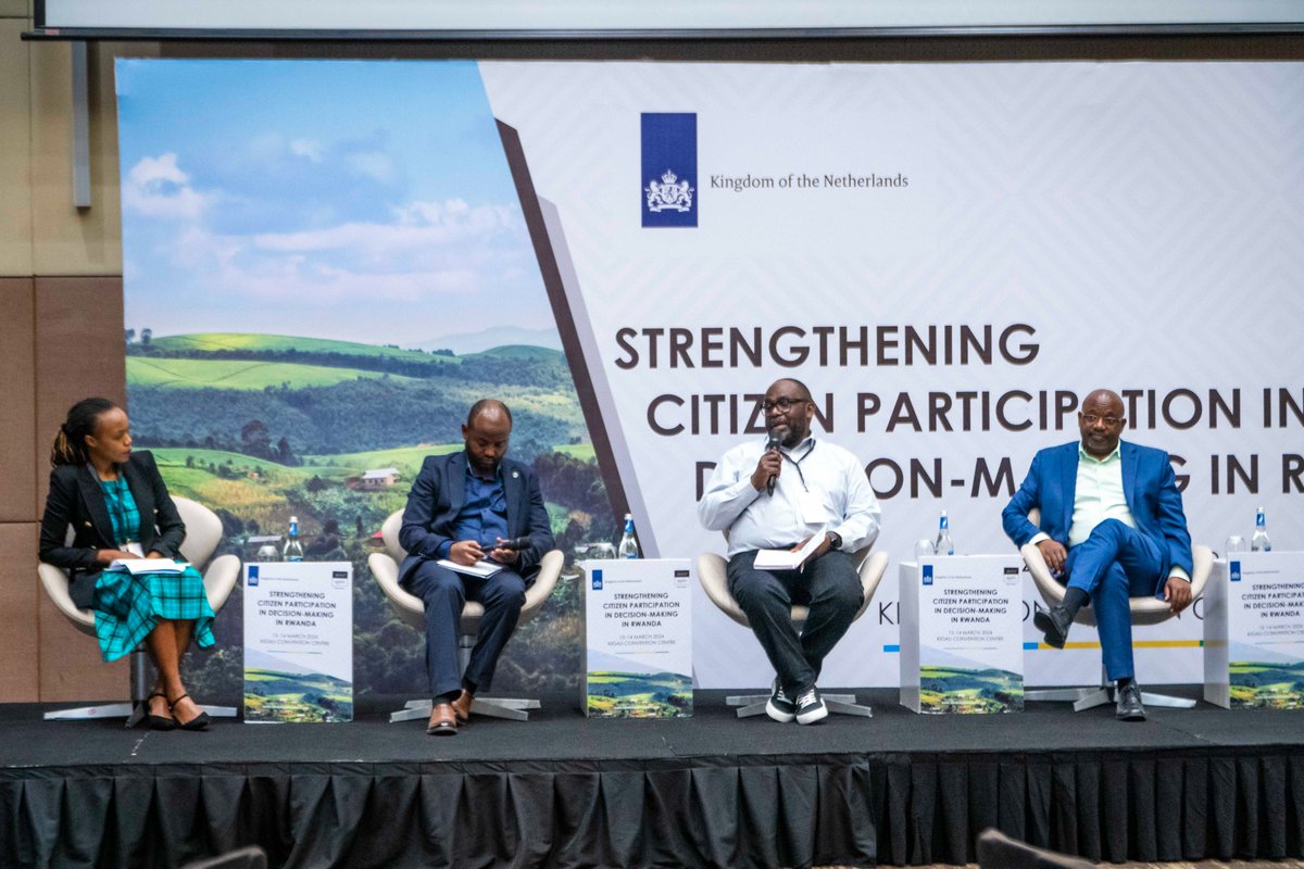 MugaboJnr's tweet photo. Umwe mu bitabiriye inama #NARConference abajije ati “Ni gute mu #Rwanda hatezwa imbere ihiganwa rifunguye/open competition mu mu matora y’umukuru w’igihugu? Wowe ubibona ute? #CitizenParticipationRwanda #RwandaDemocracy https://t.co/DLH4vjnd5E