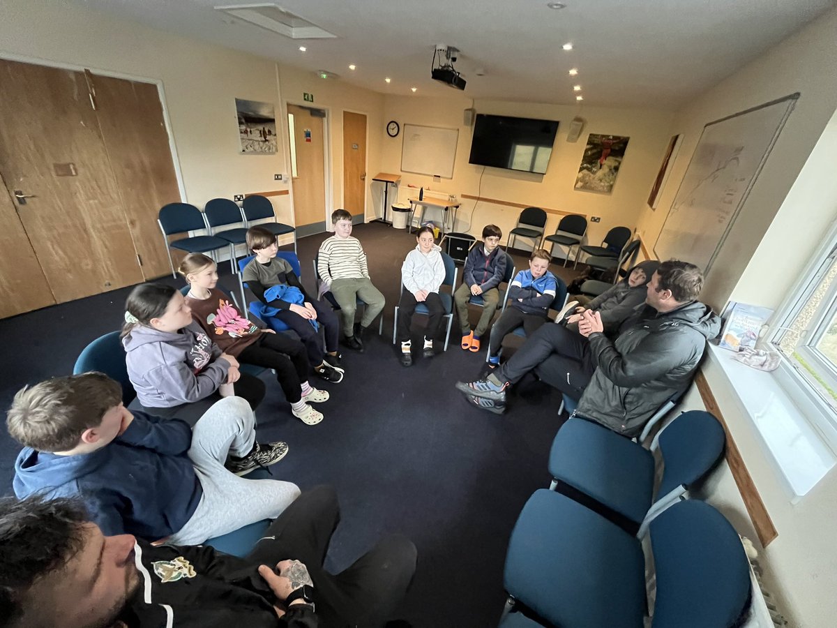 MillbankPrimary's tweet photo. Morning briefing for Group 3. Ready for tunnel walking… working as a team and leading each other. https://t.co/gHNZWt22Tc