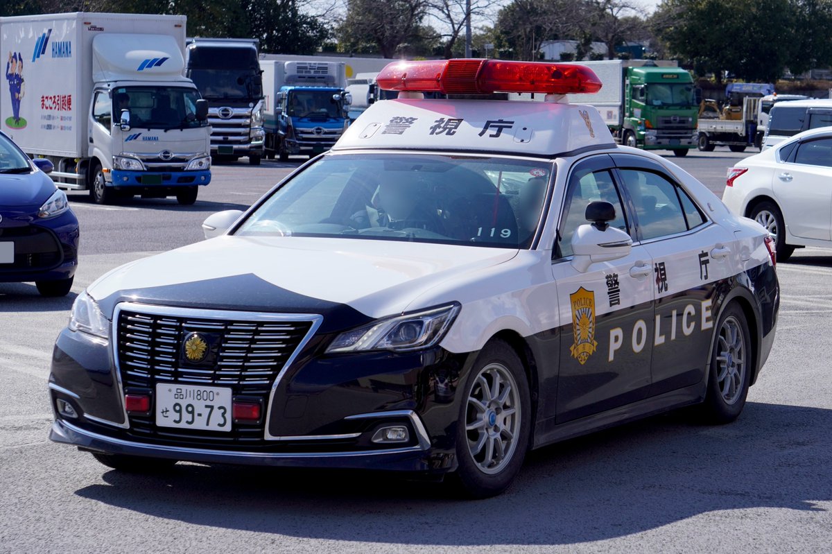 Mae_2581's tweet photo. 上里SA上りにて警視庁第1自動車警ら隊のパトカーに遭遇。石川派遣から帰ってきたのでしょうか。これ以外にも3��の1自らパトカーが止まっていました。 https://t.co/M6d5tamUUz