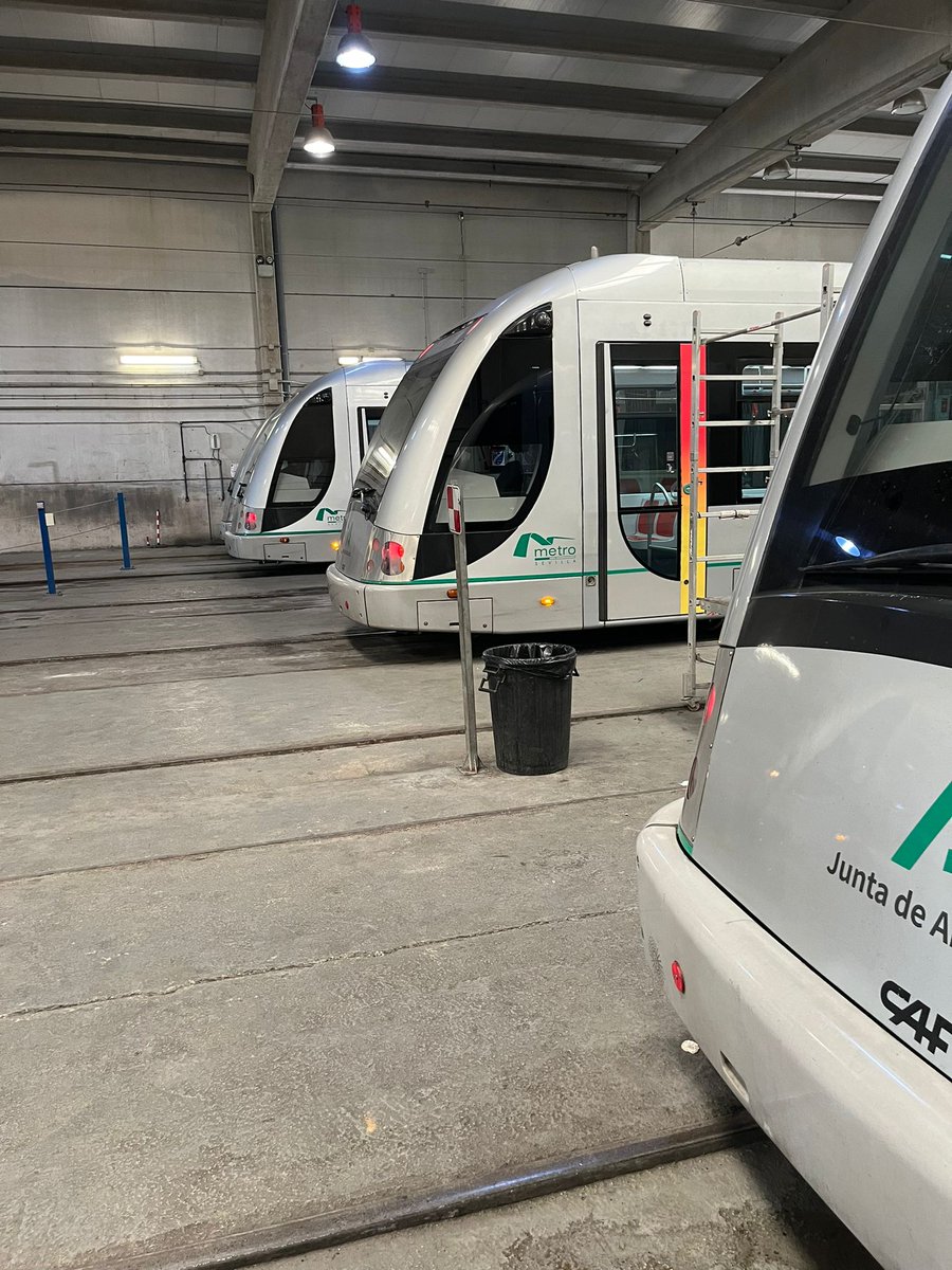 MainspringUK's tweet photo. A massive 'gracias' to the wonderful @_metrodesevilla for hosting a fantastic depot yesterday. Informative, interesting and certainly innovative, it was a treat for our delegates...
#ELRC24 #innovativemetro #LRT #muchasgracias #exclusivetour #technicaltour #uniqueopportunity https://t.co/eW8NZ6nhpj