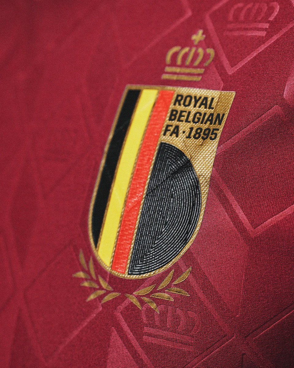 secretshirtco's tweet photo. Belgium’s new home shirt for the Euro’s has dropped. 

Rather classy. 👏👑 https://t.co/r4heOPC4bQ
