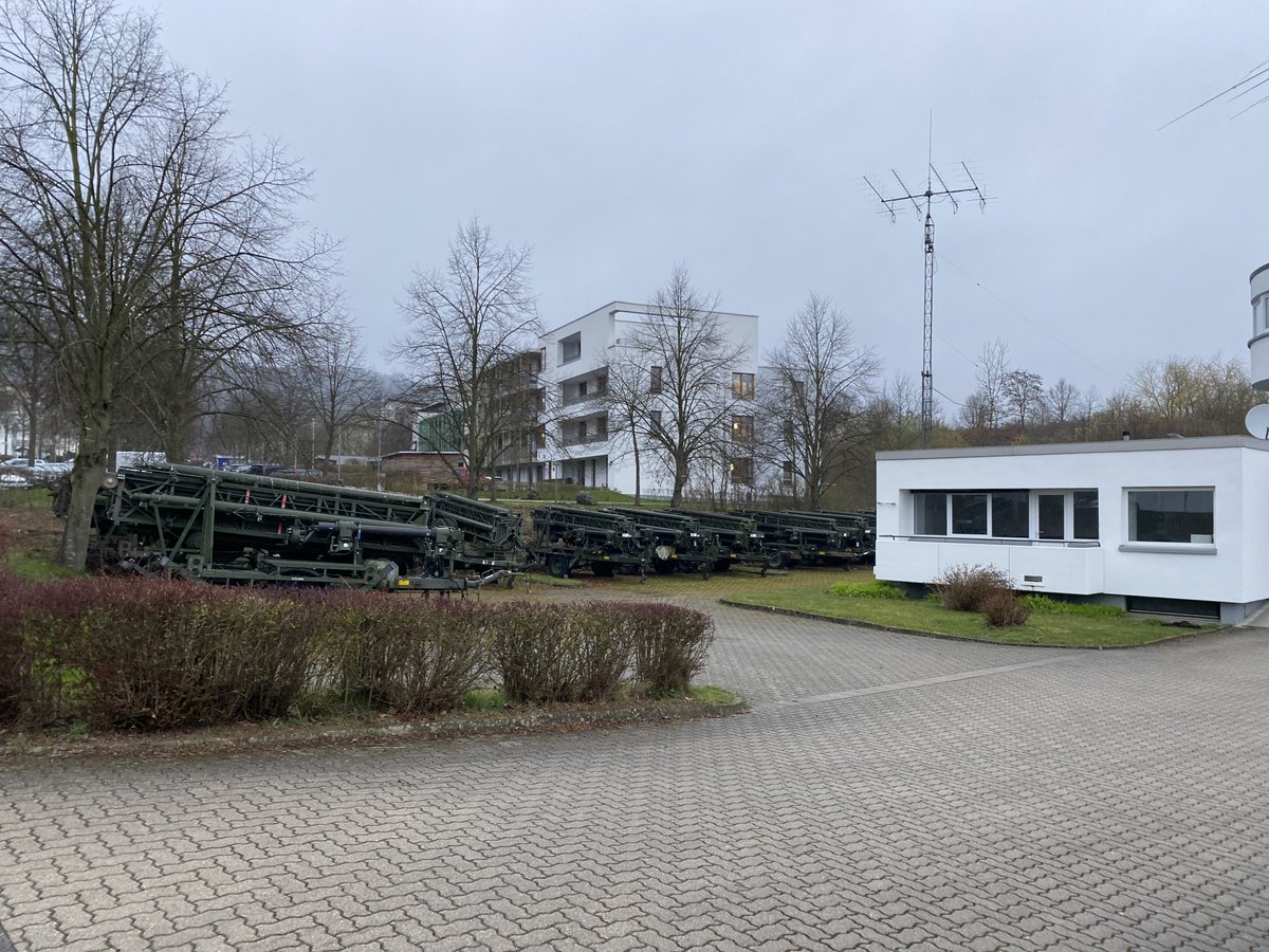 LX2OT's tweet photo. Ich glaube der #darc hat irgendetwas vor ... das sind schon viele Masten die da am Turm stehen :-) #hamradio #hamr #amateurradio #amateurfunk #funkamateur https://t.co/13BD039cXe