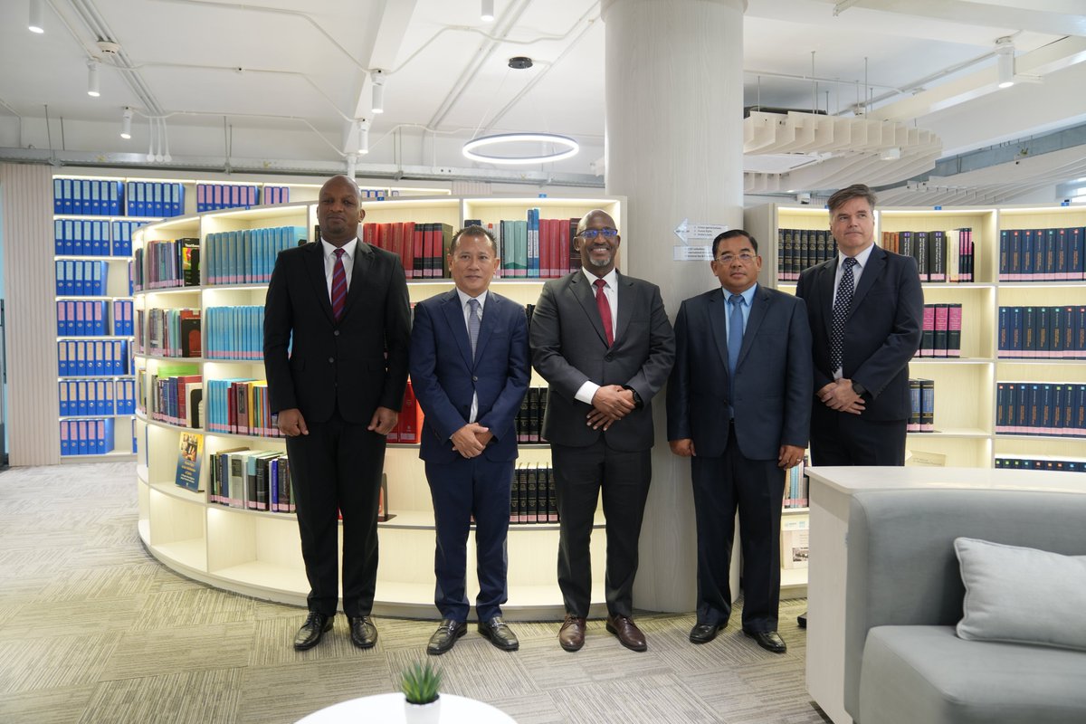 KRTribunal's tweet photo. H.E. @nkubitob , Ambassador Extraordinary and Plenipotentiary of the Republic of Rwanda to the Kingdom of Cambodia with Residence in Seoul on 13 March 2024 paid an official visit to the premises of the  ECCC. 📃https://t.co/yzzn75Qlrg https://t.co/IlZZ8K3o1A