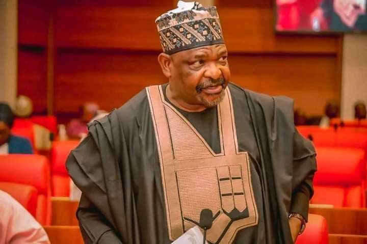 ArewaMatter's tweet photo. I knew plenty Southerners solidly standing behind Sen. Ningi like I've been warning you people in the north, don't allow propaganda to consume you when another mumu sheikh is telling Southern people are your enemies. It's just hateful and lies... 🥺 https://t.co/Oi3VBZQr5v