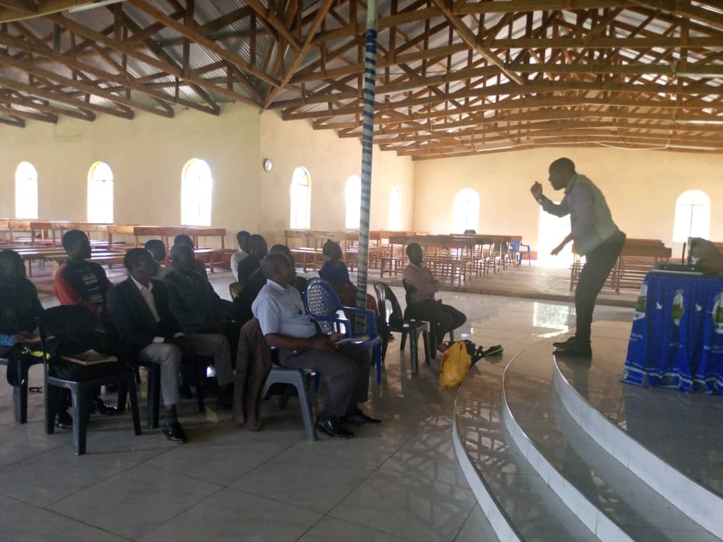 GoMovementMW's tweet photo. Training of pastors and evangelism leaders is continuing. 

On Wednesday this week, our team of trainers were at Nsalu. 
Each pastor is committed to bringing 10 members for believers training. 

Your church must GO! And if you my need these trainings, contact us today! 
#GoTrain https://t.co/Vdww7YDCqA