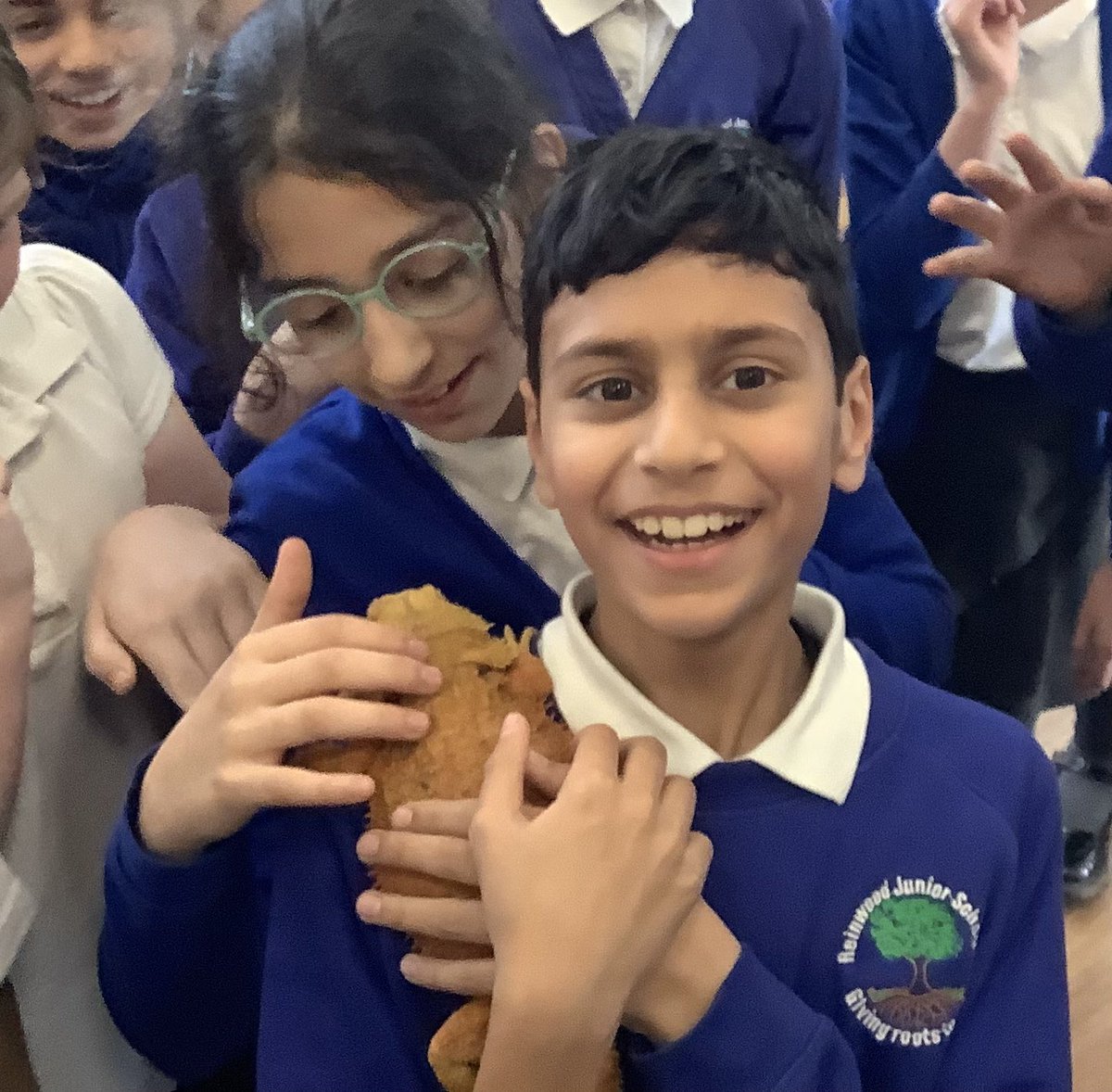 ReinwoodJuniors's tweet photo. What a fantastic end to our Brazil topic with The Animal Man! We learnt so much about the animals that live in the rainforest!
#RJS5D
#RJSGeography https://t.co/55W2CZTa1O