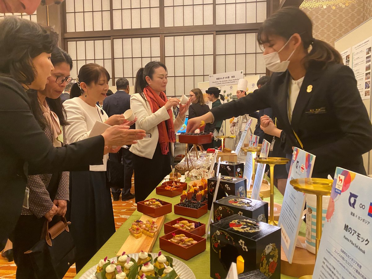 LocalMofa's tweet photo. Participants tasted sweets jointly made by @preftokushima & Cambodian🇰🇭high school students! Tokushima was a #HostTown of 🇰🇭 along with 🇩🇪 🇬🇪 🇳🇵 for Tokyo2020🏟️
参加者は徳島県と #カンボジア の高校生が共同開発したスイーツを試食✨
#ホストタウン @GermanyinJapan @GeorgiainJapan https://t.co/7QZhBI2Asr