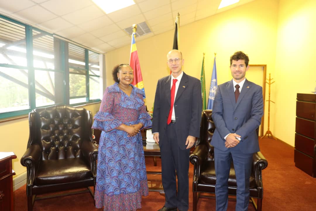 [ PHOTOS] : Foreign Affairs Minister H.E Pholile Shakantu, has today received a courtesy call from the Ambassador of the Federal Republic of Germany, H.E Mr Andreas Peschke. #EswatiniGermanyrelations 🇸🇿 🇩🇪