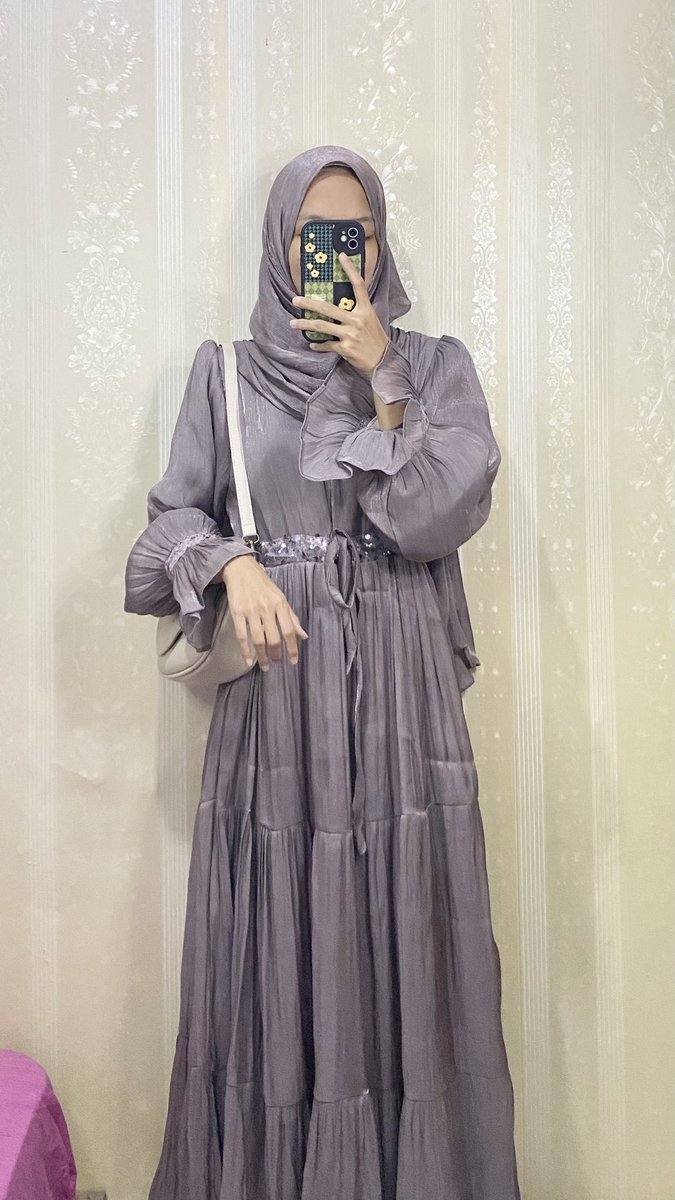itsbytsy's tweet photo. @ohmybeautybank Gamis shimmer cantik ini🫶🏻 https://t.co/NRBlFvrHo7 https://t.co/SjribfvQz5