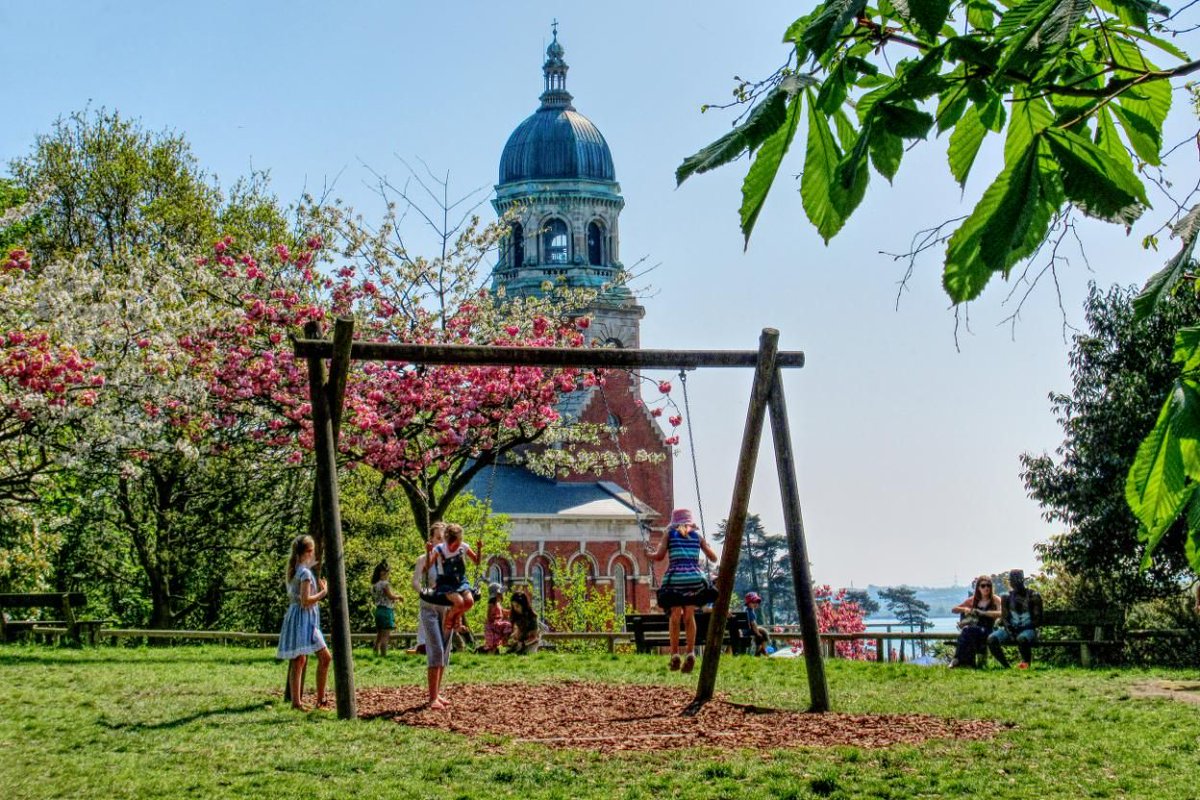 From egg-citing walking trails to spring makers markets, there is lots to do over the upcoming Easter break. 🐰🌷 Take a look at our latest blog which features eight Easter activities to do with all the whole family: buff.ly/3IyAIVr #OurSouthampton #VisitSouthampton