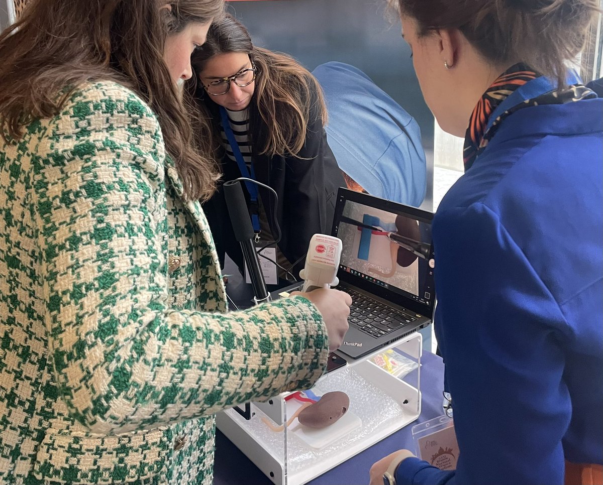 Loreto Parra tweet media