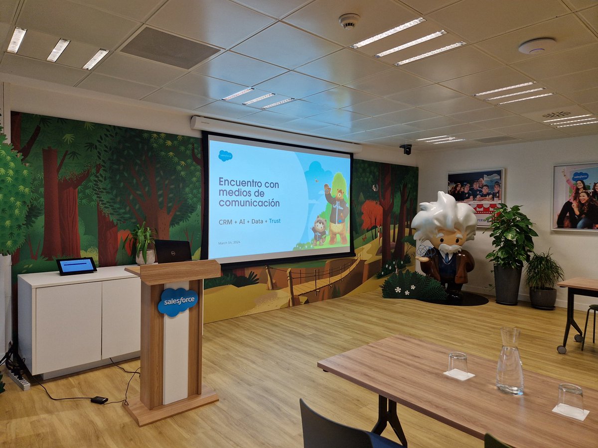 Archetype_ES's tweet photo. Hoy tenemos evento de prensa con nuestro cliente @SalesforceES, en el que haremos un repaso de todo lo que ha dado de sí el último año, y mostraremos las novedades de la compañía, con la #IA y los #datos como protagonistas. https://t.co/D8sf4rgfeK