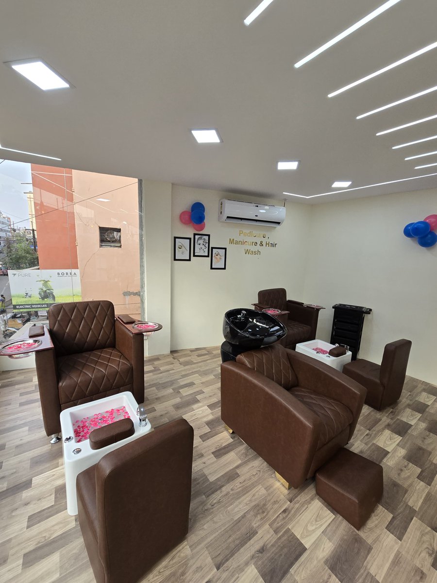 Glam_Studios_'s tweet photo. The wait is finally over Glam Studios is now opened at Habsiguda , Telangana. Avail the inaugural discount today.
.
#glamstudios #Newsalon #salonlaunch #salonopening #hairsalon #beautysalon https://t.co/8w4iu23AOV