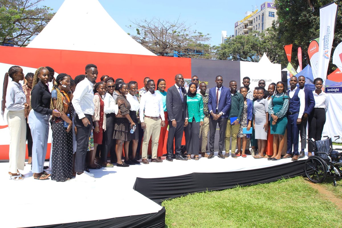 TrendRoomUG's tweet photo. The @IRA_CEO has encouraged @OfficialMubs students studying insurance to pour their hearts and souls into this ''untapped'' sector.
#InsuranceWeek2024 I #DrivingInsurance https://t.co/voQsFqOYny