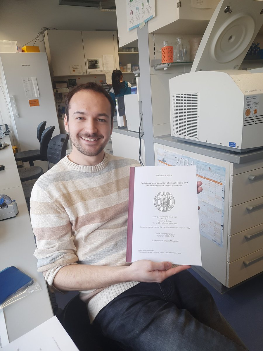 MokranjacLab's tweet photo. Congratulations to Julian for successfully submitting his Bachelor thesis!! He can now rightfully put the feather of Biology on his pilot's cap!!🥳♥️
#Bachelors #Biology #Mitochondria #ProteinImport https://t.co/ROMoIgnf30