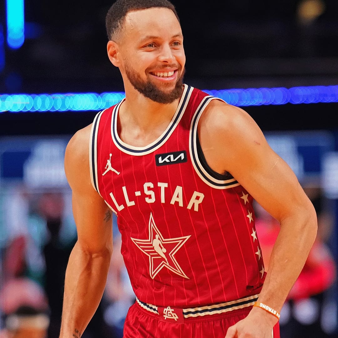 AngelaD12015391's tweet photo. Happy Birthday🎂🎉 @StephenCurry30 Wishing you more success and happiness
 -from your forever fan-
#HappyBirthdayStephenCurry https://t.co/iHR90L5Rti