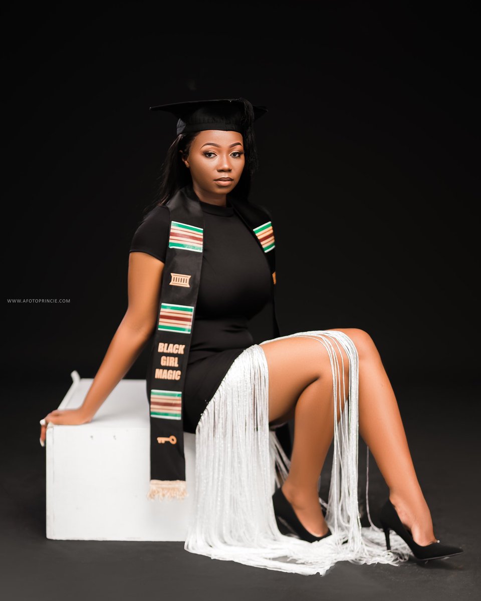 Bachelor of Business Administration (Generic) 
Mid. Grad did it!! 🥹😌🫵🏽
📸: AfotoPrince
Dress: <a href="/CiarDesigns/">Ciar Designs</a> 
Make Up: Zamiwe Beauty Spa
Wig + Installation: Ajani Beauty Salon