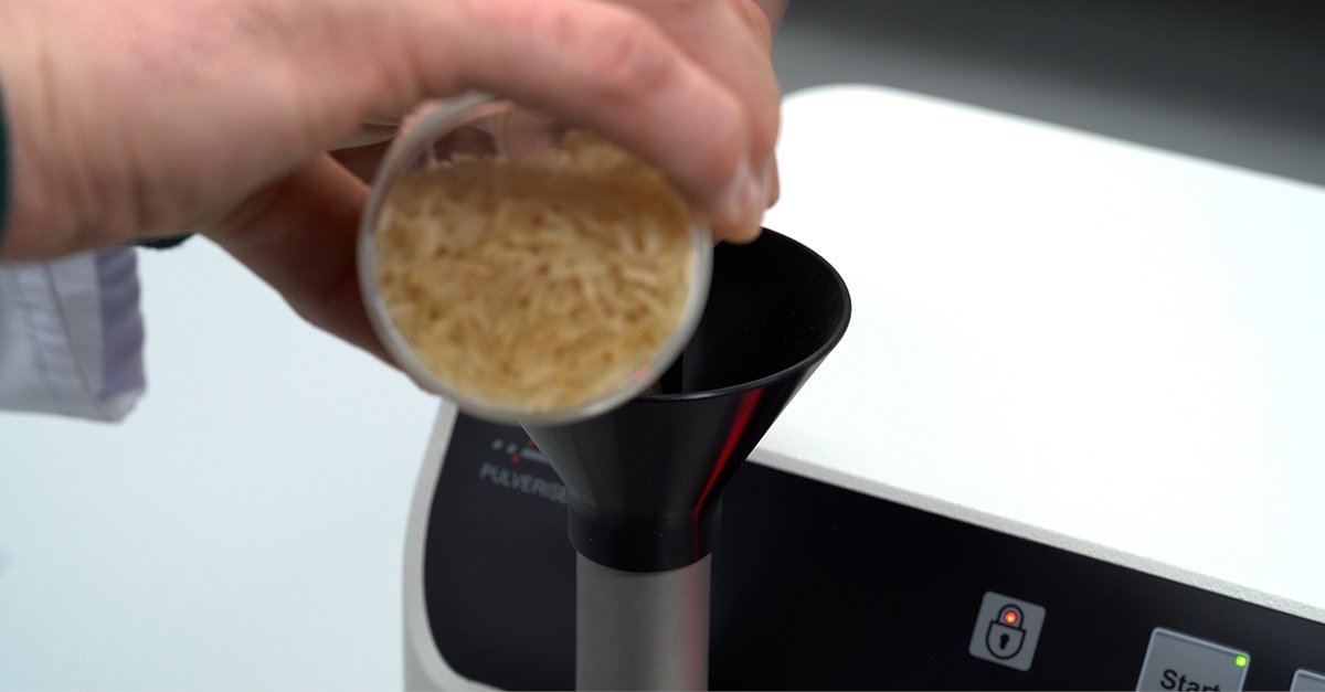 Our new Mini Cutting Mill P-29 is ideal for sample preparation in the food industry. In our application video we show you how rice is comminuted for further analysis. bit.ly/3SLS9ql   #Fritsch #sampleprep
