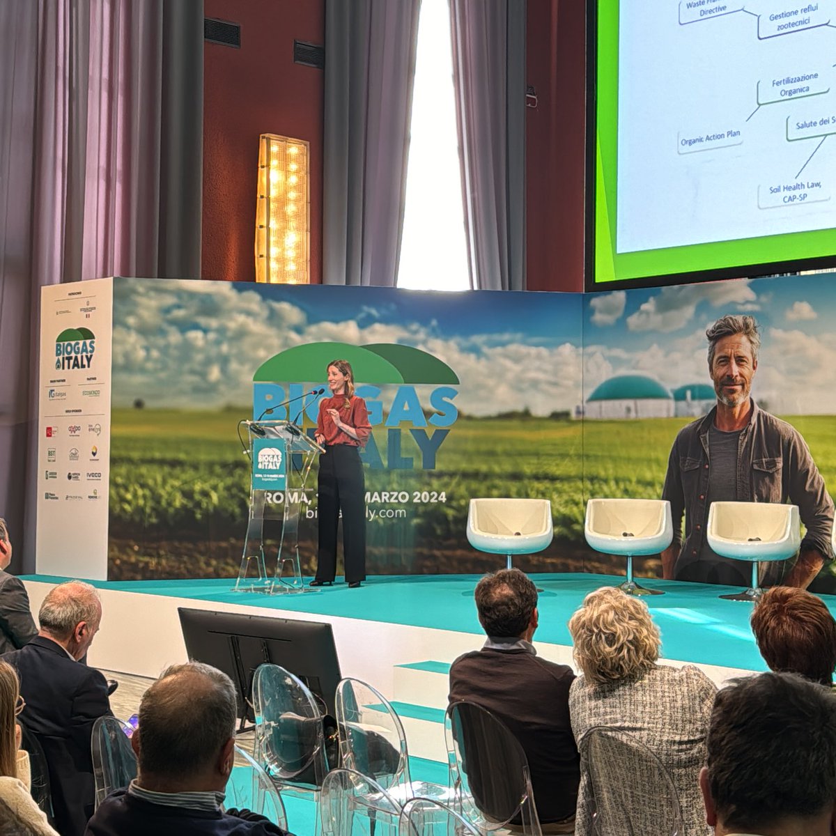 consorziobiogas's tweet photo. Al via la seconda e ultima giornata di #BiogasItaly.
Sul palco @diana_petroio che presenta la nuova Fondazione Farming for Future.
#ThinkNegative https://t.co/SP4sVnPJyY