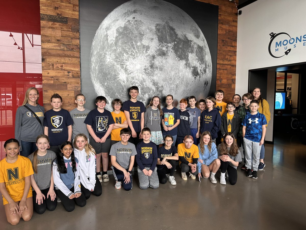 Can’t believe we saw the next lunar lander 🚀 right here in Pittsburgh! 🤯
🧑‍🚀 career options 
🌙 moon resources
✨future missions
🪐space debate 
Thank you <a href="/MoonshotMuseum/">Moonshot Museum</a> and <a href="/astrobotic/">Astrobotic</a> ‼️