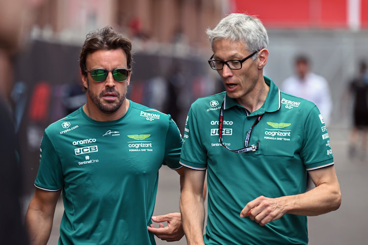 🚨 Mike Krack afirma que Aston Martin quiere seguir con Alonso.

"Creo que no es ningún secreto que queremos seguir trabajando con él."

"Es importante ofrecerle un paquete rápido para que crea en este proyecto y en este equipo."

[@formu1a__uno]