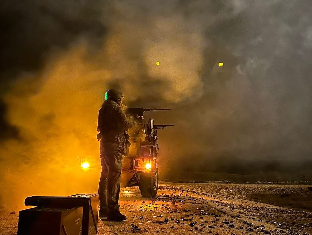 Watch and shoot, watch and shoot. Ahead of their deployment to Poland later in the year, B Squadron @TheWelshCavalry have been undertaking their mounted range package in Dorset.