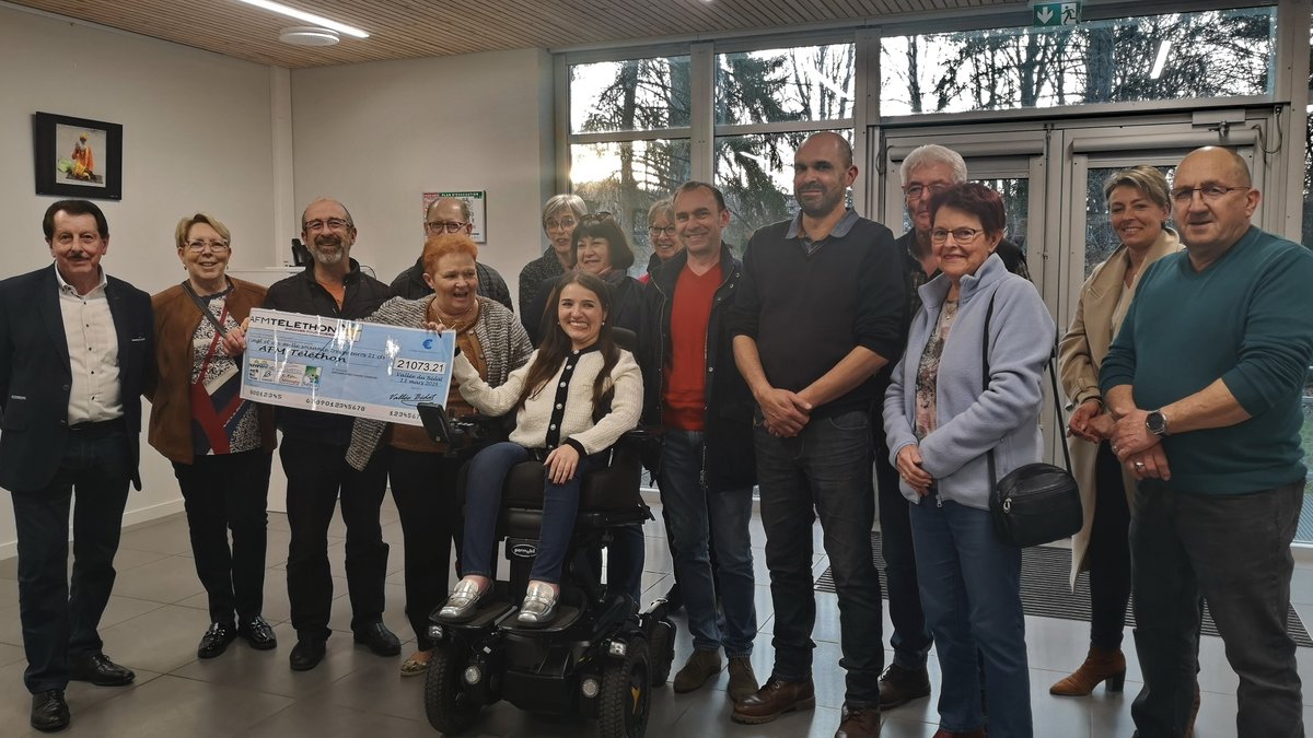 Un chèque de 21 073 € a été remis à l'AFM-Téléthon, provenant des collectes solidaires organisées dans les communes de la Vallée du Bédat. Une initiative qui a du sens puisque Justine Ribeiro, marraine du Téléthon commence un nouveau traitement pour son amyotrophie spinale.
