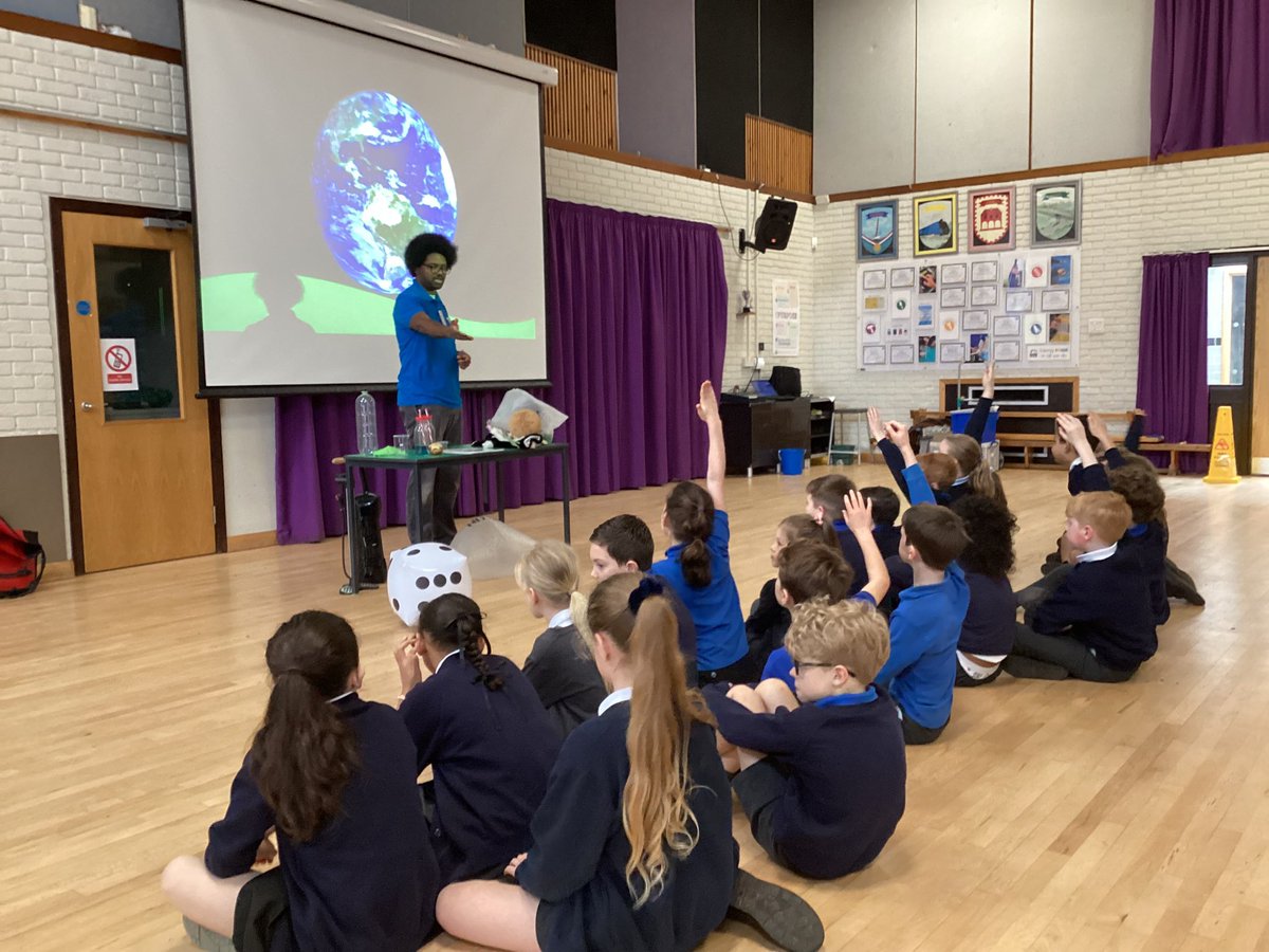 OWPSnightingale's tweet photo. Lots of learning and giggles this morning as we learn about different cycles in our first workshop of the morning. #OwpsScience @camsciencecntr https://t.co/NXez7T5371