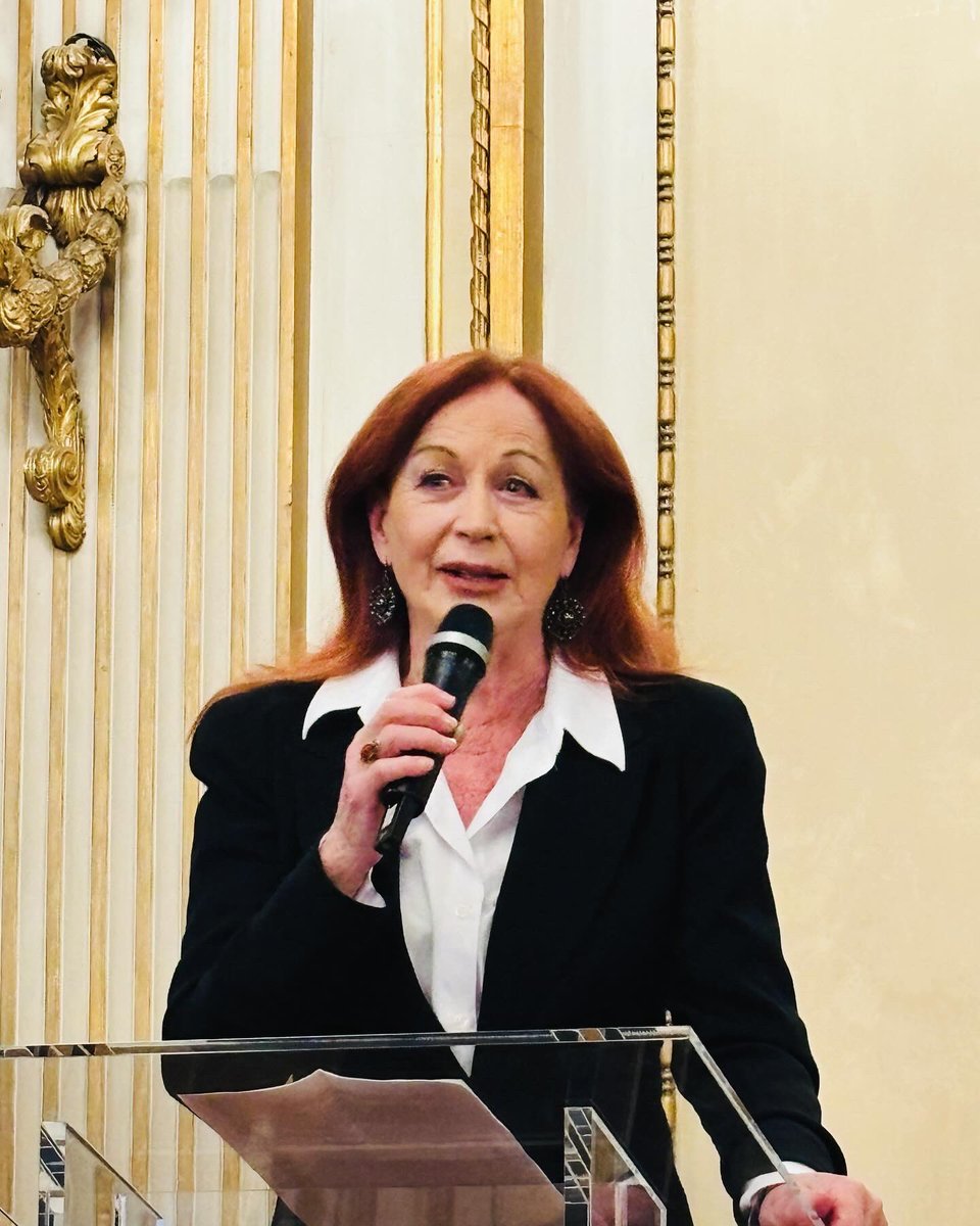 LidiaMusic3's tweet photo. É stato un vero piacere partecipare all’evento che ha visto Andrea Jonasson, grande attrice di teatro e vedova del Maestro Giorgio Strehler, ricevere a Palazzo Metternich il Premio Nazionale Difesa Consumatori Made in Italy 2024 @ItalyinAustria https://t.co/pHUptH3oiv
