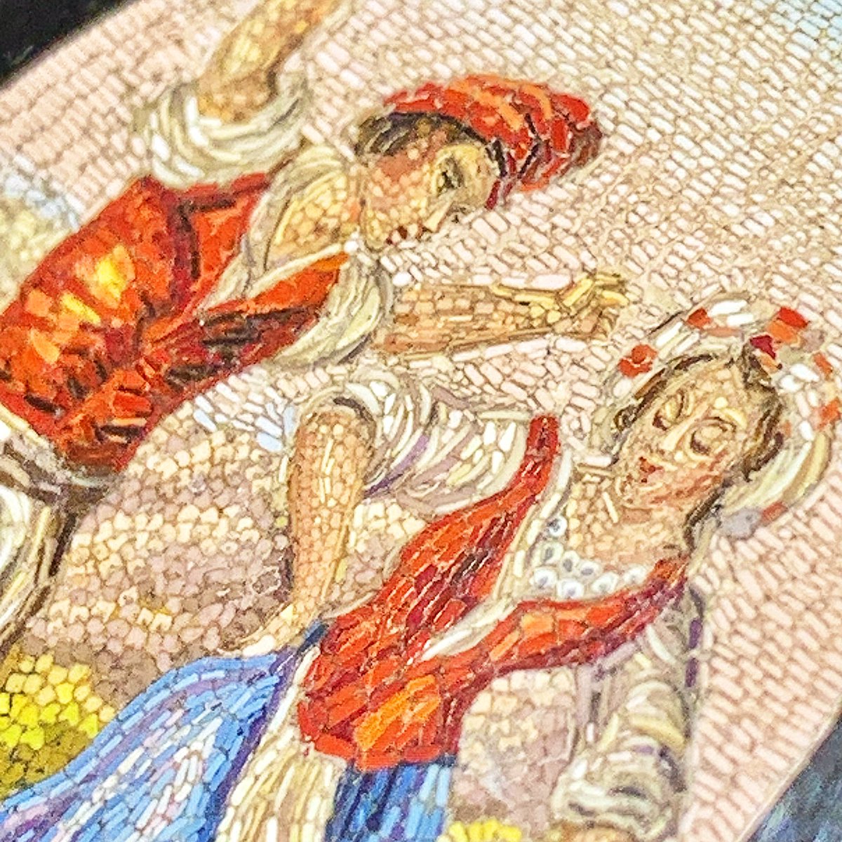 antichitaghetto's tweet photo. The mastery in being able to convey the joy, dynamism and movement of dancing with micro tiles… incredible! 💃🏻😲
#pinelli #bartolomeopinelli #saltarello #micromosaic #micromosaico #mikromosaik #micromosaïque #antiquariato #antiques #antiquestore https://t.co/etgLinJA0C